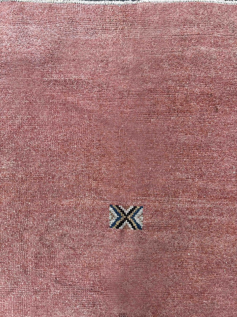 Tapis français – Minimalisme oriental en rose poudré, esprit berbère - Circa 1960 - N° 1222-photo-3