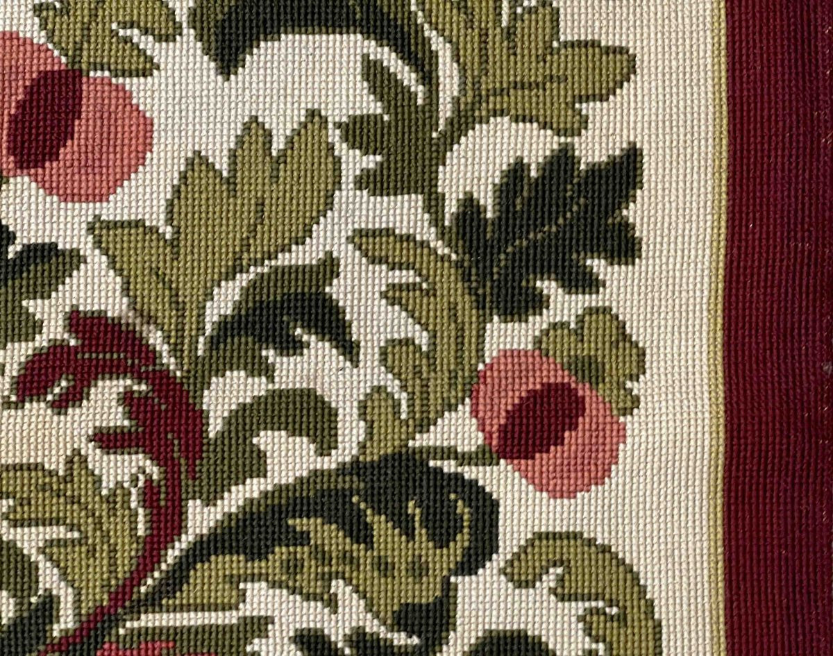 Tapis au petit point à décor de rinceaux , Vers 1940, Aubusson - 170x140 cm - N° 665-photo-4