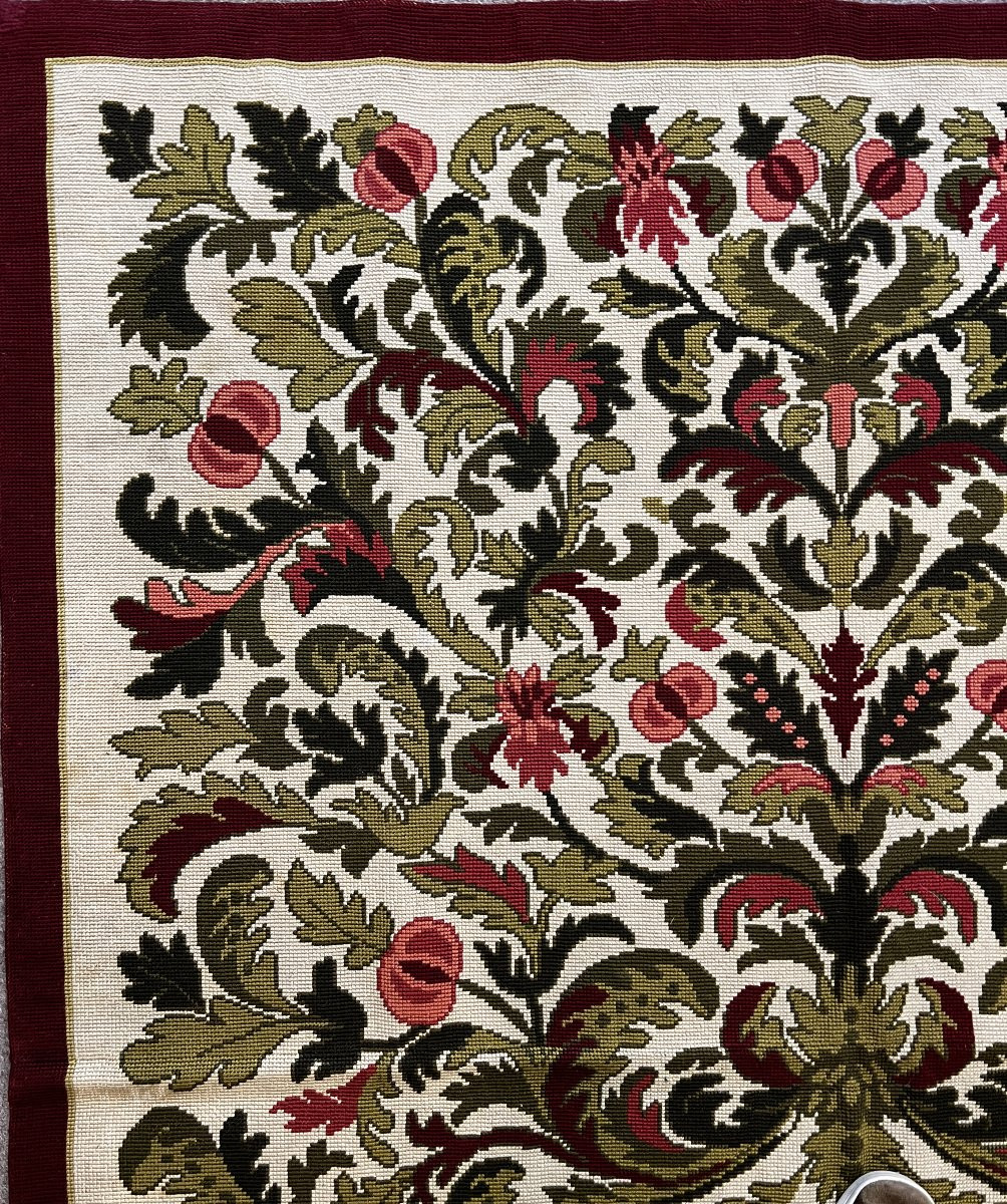 Tapis au petit point à décor de rinceaux , Vers 1940, Aubusson - 170x140 cm - N° 665-photo-3