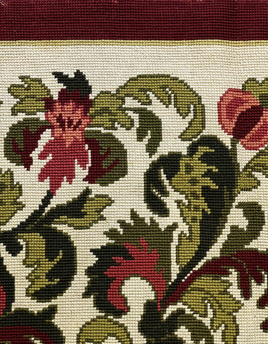 Tapis au petit point à décor de rinceaux , Vers 1940, Aubusson - 170x140 cm - N° 665-photo-6