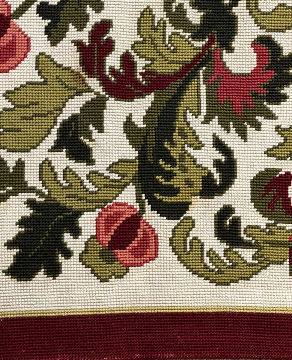 Tapis au petit point à décor de rinceaux , Vers 1940, Aubusson - 170x140 cm - N° 665-photo-7