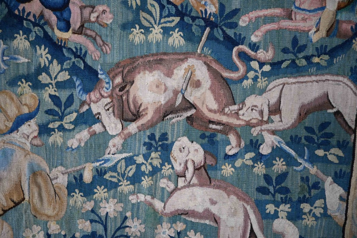 Tapisserie Antique de la manufacture des Flandres XVIIe siècle, scène de chasse — N° 1661-photo-3