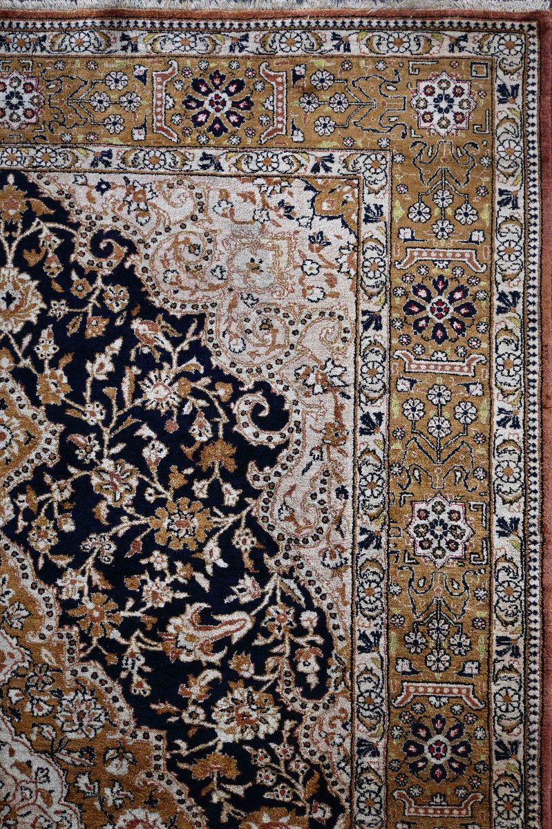 Tapis Ghoum en soie sur soie – Époque du Shah, vers 1970 - N° 1696-photo-4