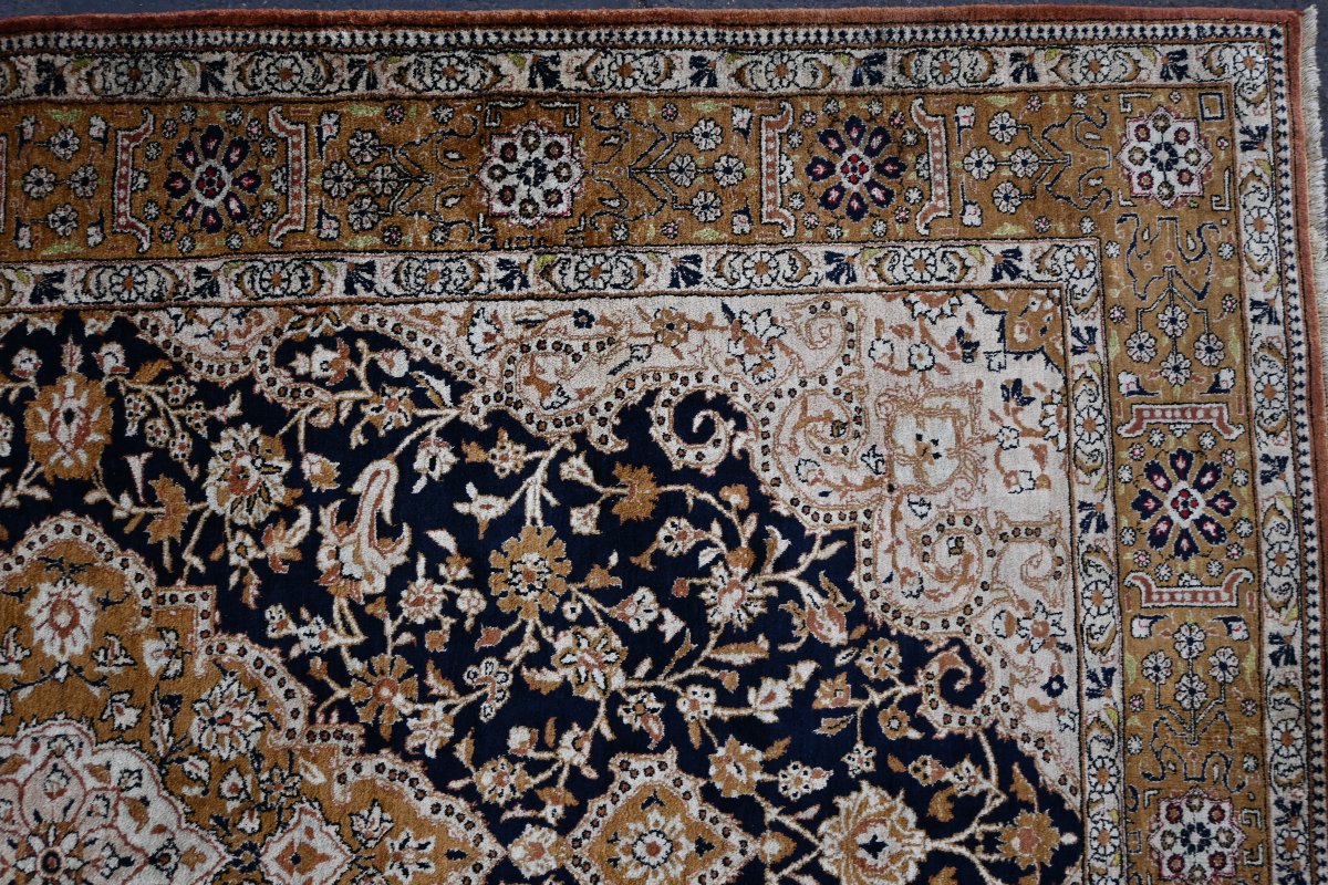 Tapis Ghoum en soie sur soie – Époque du Shah, vers 1970 - N° 1696-photo-1