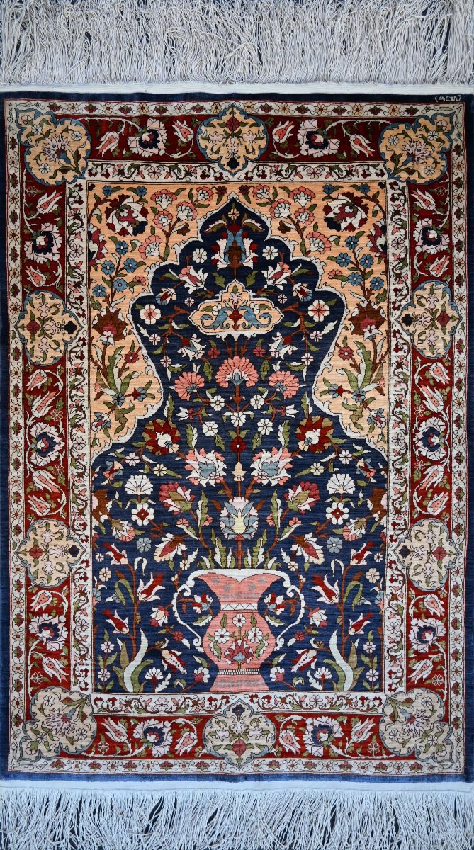 Hereke Silk-on-silk Carpet – Turkey, Circa 1970 – Floral Vase Design – 62×93 Cm - No. 1716