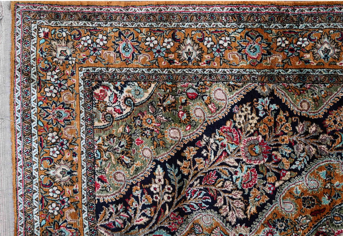 Tapis Ghoum en soie sur soie – Époque du Shah, vers 1970 - N° 1704-photo-3