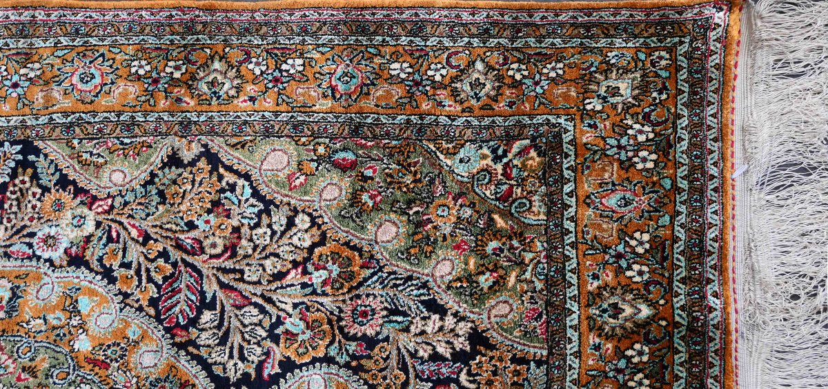 Tapis Ghoum en soie sur soie – Époque du Shah, vers 1970 - N° 1704-photo-4