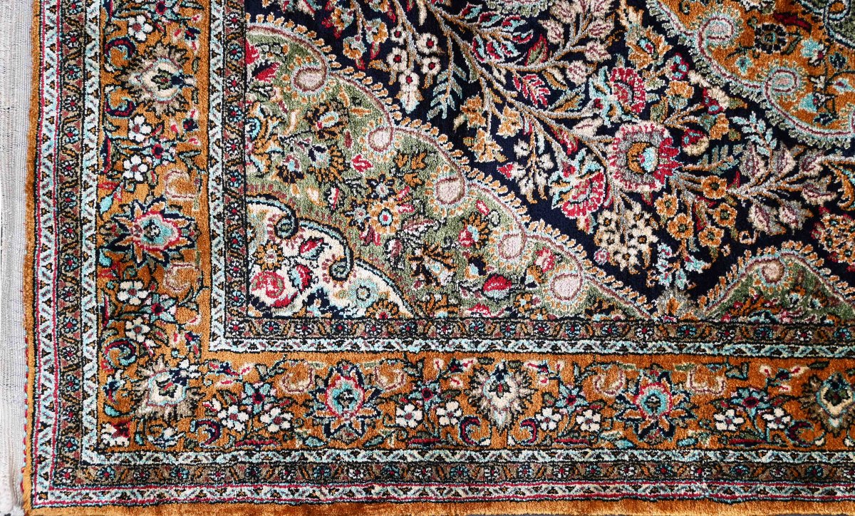 Tapis Ghoum en soie sur soie – Époque du Shah, vers 1970 - N° 1704-photo-3