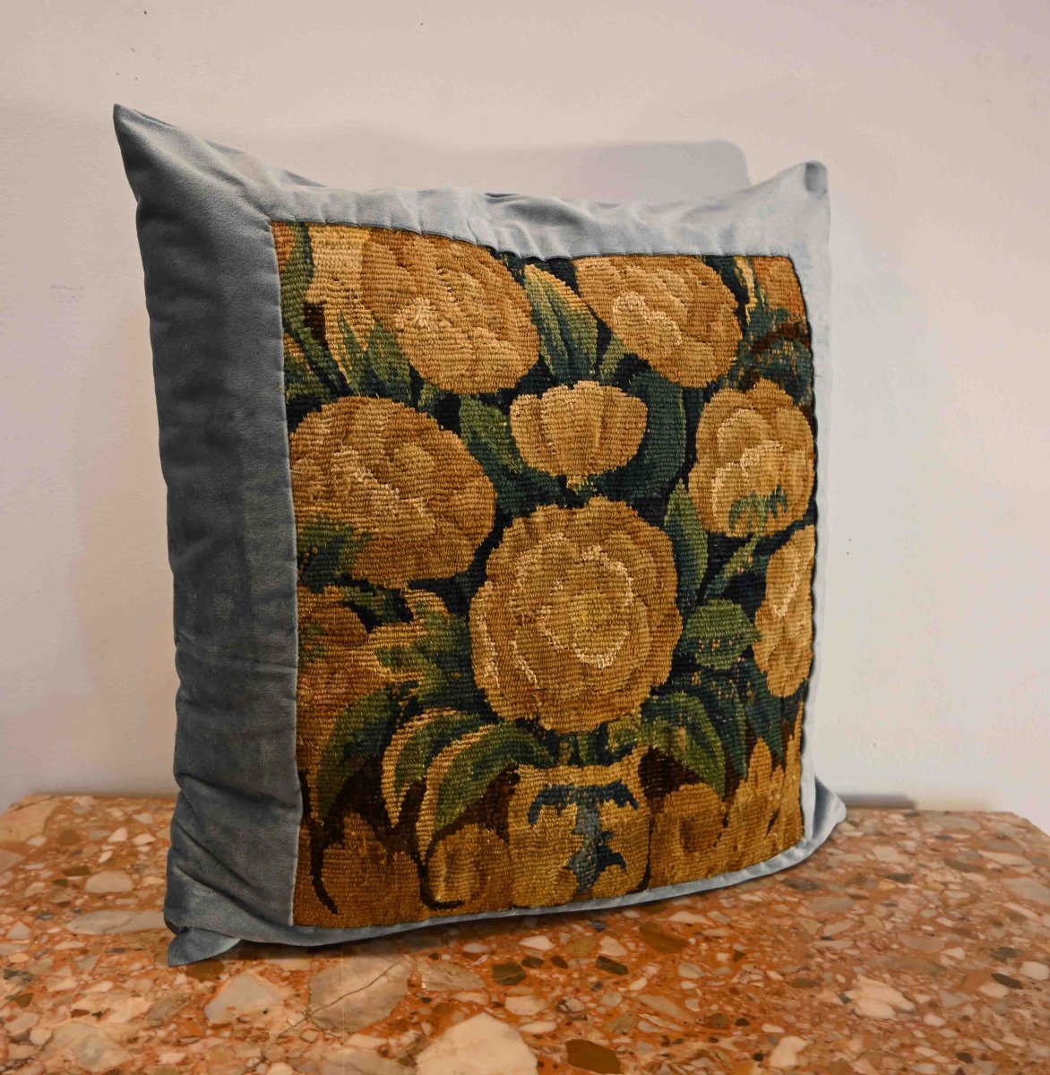 Coussin en Tapisserie Verdure Aubusson florale XVIIIe sielce - 45x45 - N° 1337-photo-2