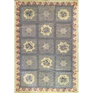 Tapis Au Petit Point XIX E. Si&egrave;cle - Dim:2m75x1m80 - N&deg; 1179