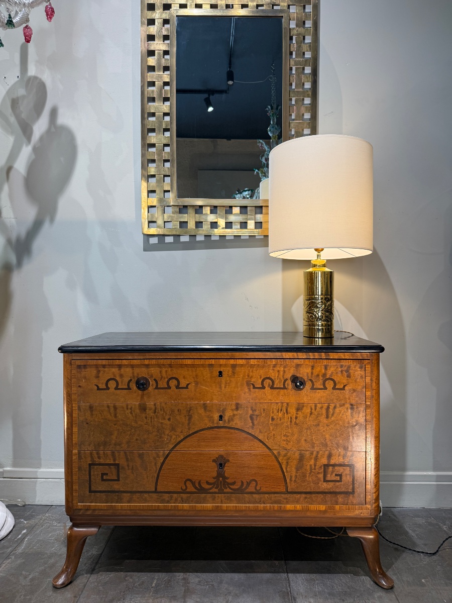 Commode Suedoise circa 1930