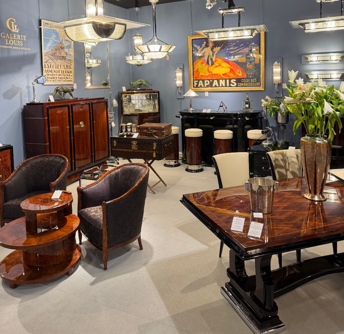 Galerie Louis - Decorative Arts & Antiques
