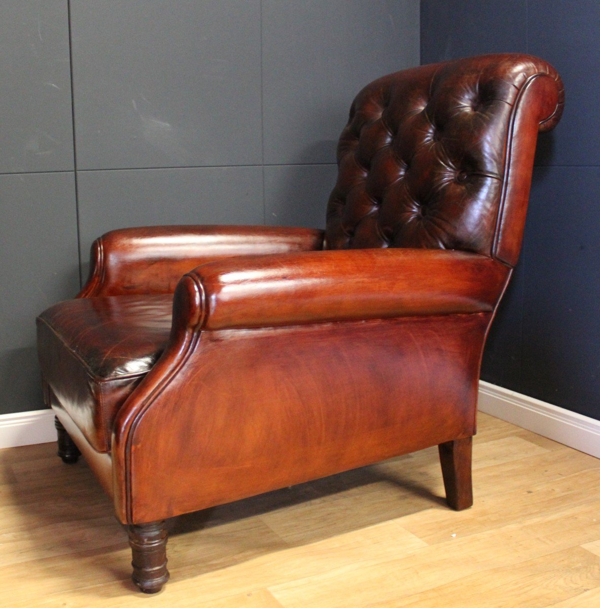 Restored Leather Clubchairs From Château De Beauchêne In Saint-saturnin-du-limet, Mayenne-photo-6