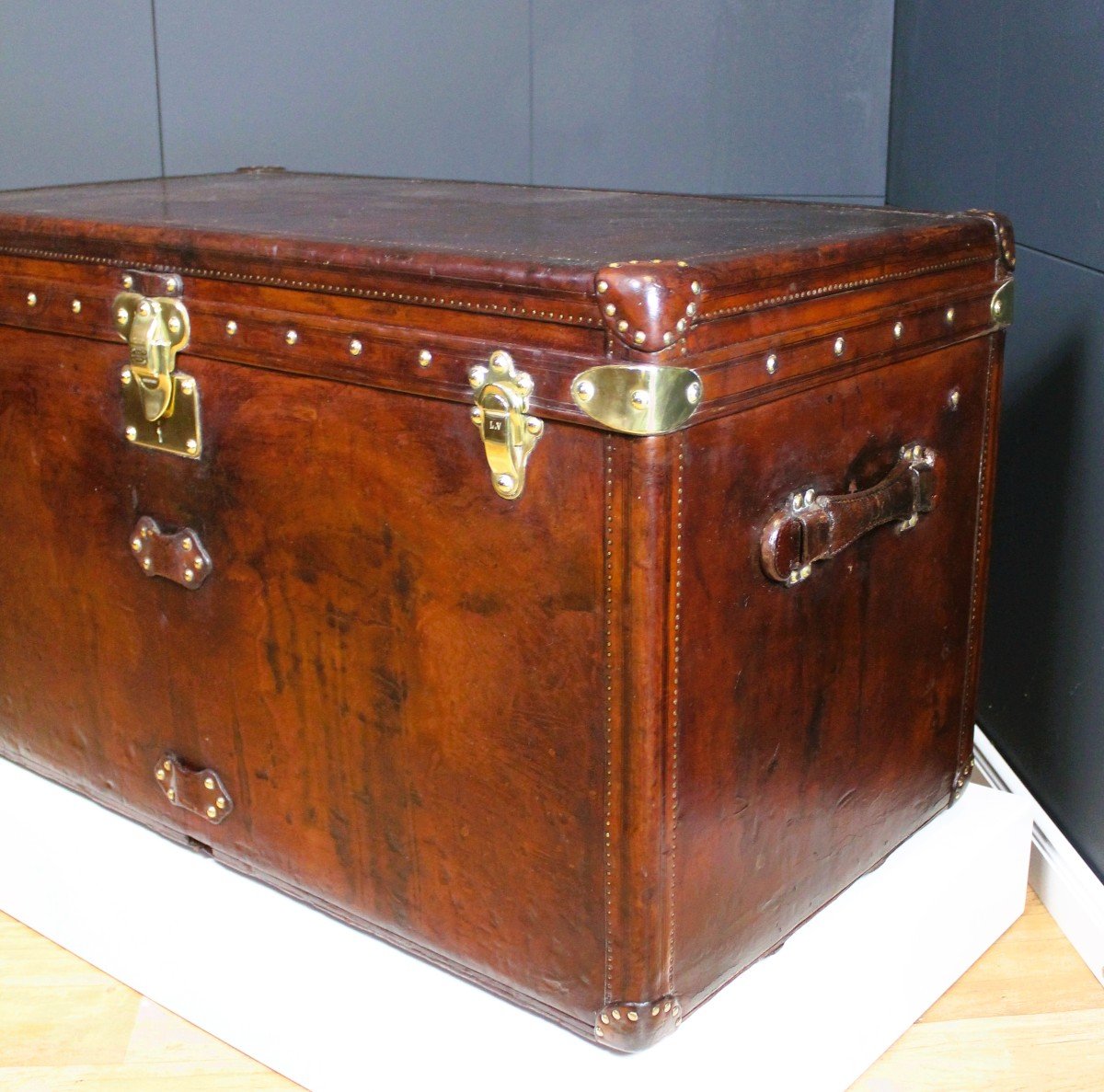 Original Louis Vuitton Leather Steamer Cabin Trunk, Dated 1883 - 1900-photo-2