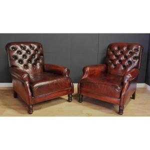 Paire de fauteuils en cuir restaurés de Château de Beauchêne à Saint-Saturnin-du-Limet, Mayenne