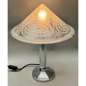 Very Elegant Art Deco Table Lamp - In The Style Of Daum