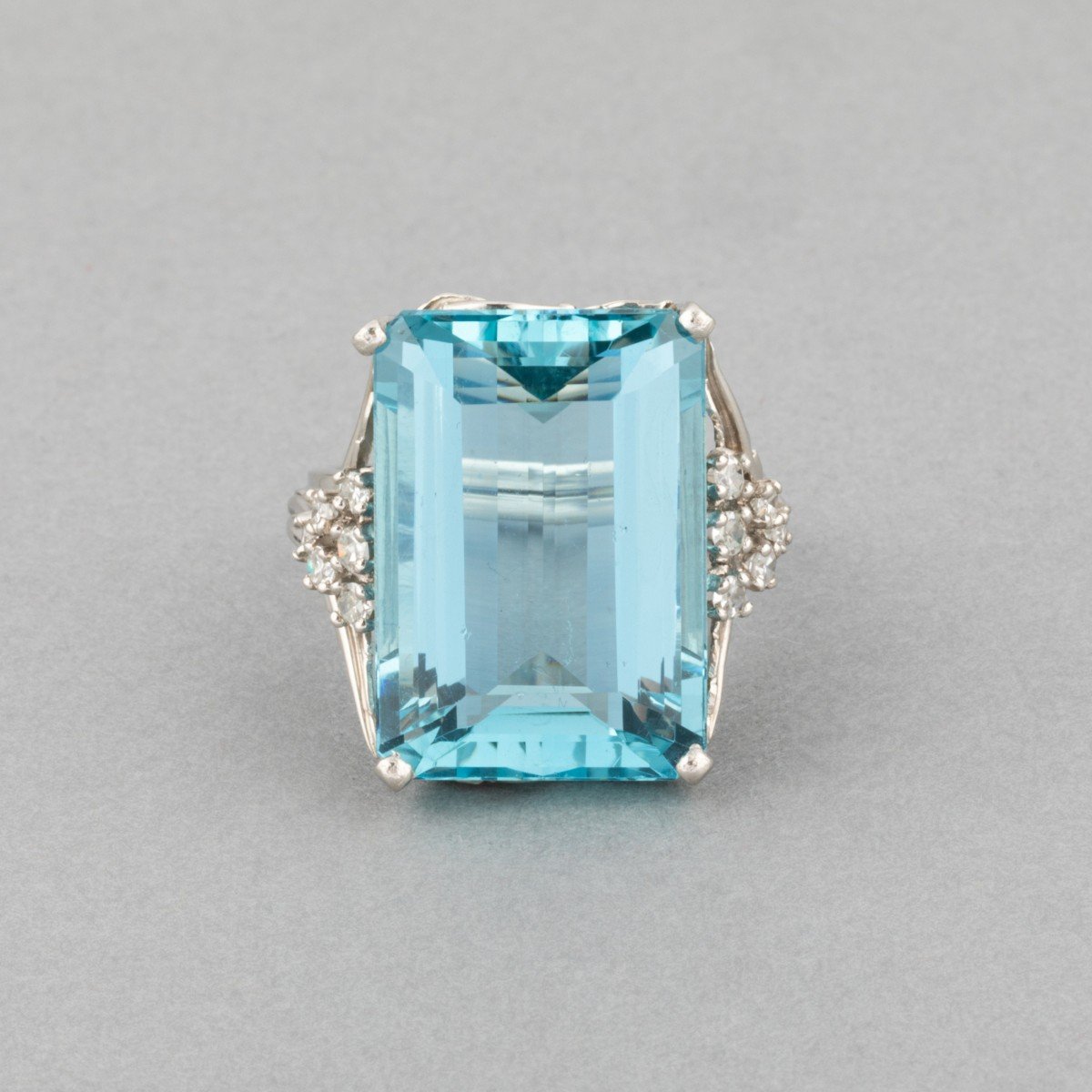 17 Carat Platinum And Aquamarine Retro French Ring-photo-3