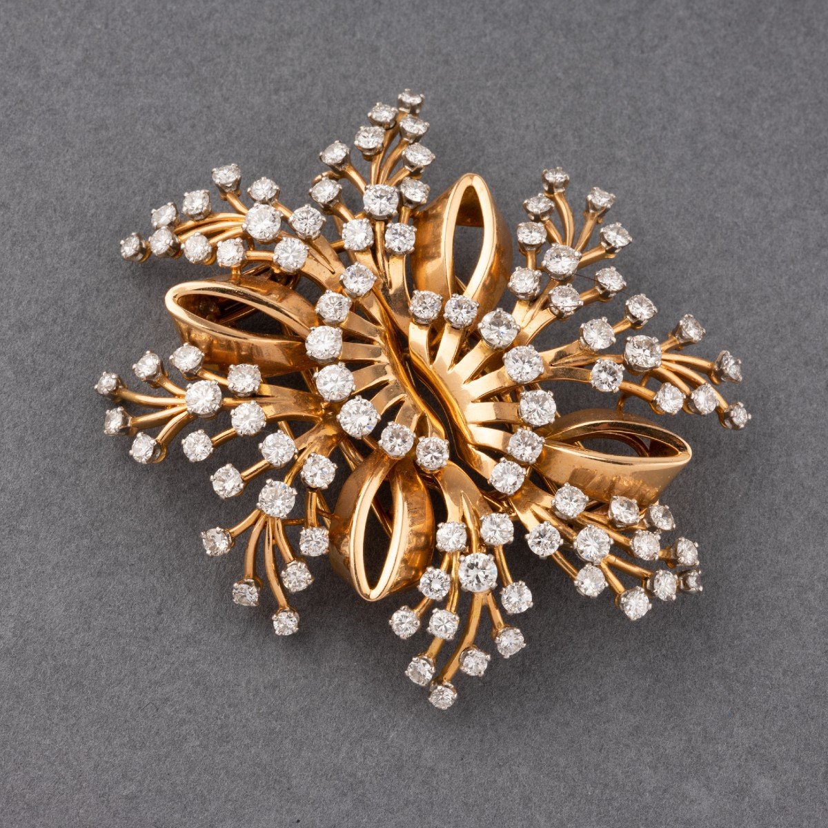 Vintage French Brooch In Gold And 8 Carats Of Diamonds-photo-3