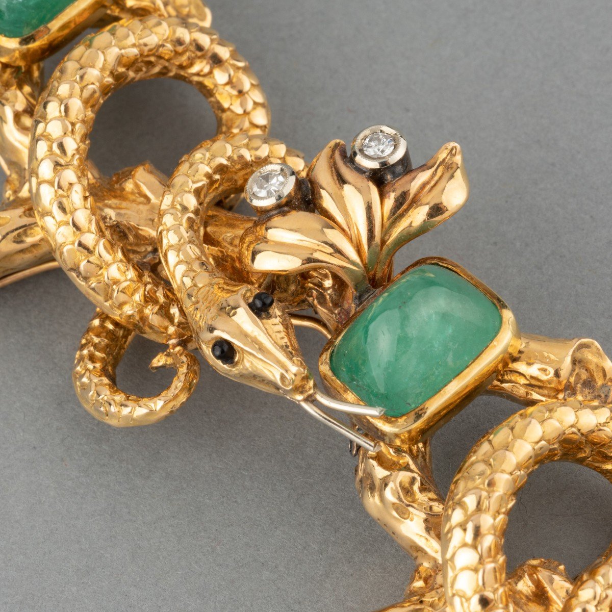 Vintage Emerald And Diamond Gold Bracelet-photo-2