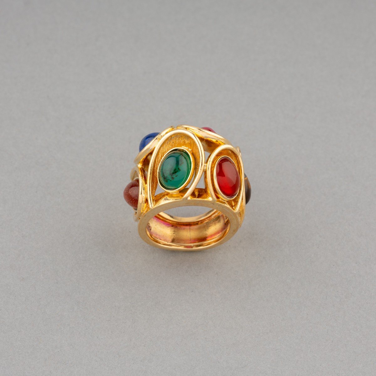 Vintage Ring In Gold And Fine Stones-photo-2