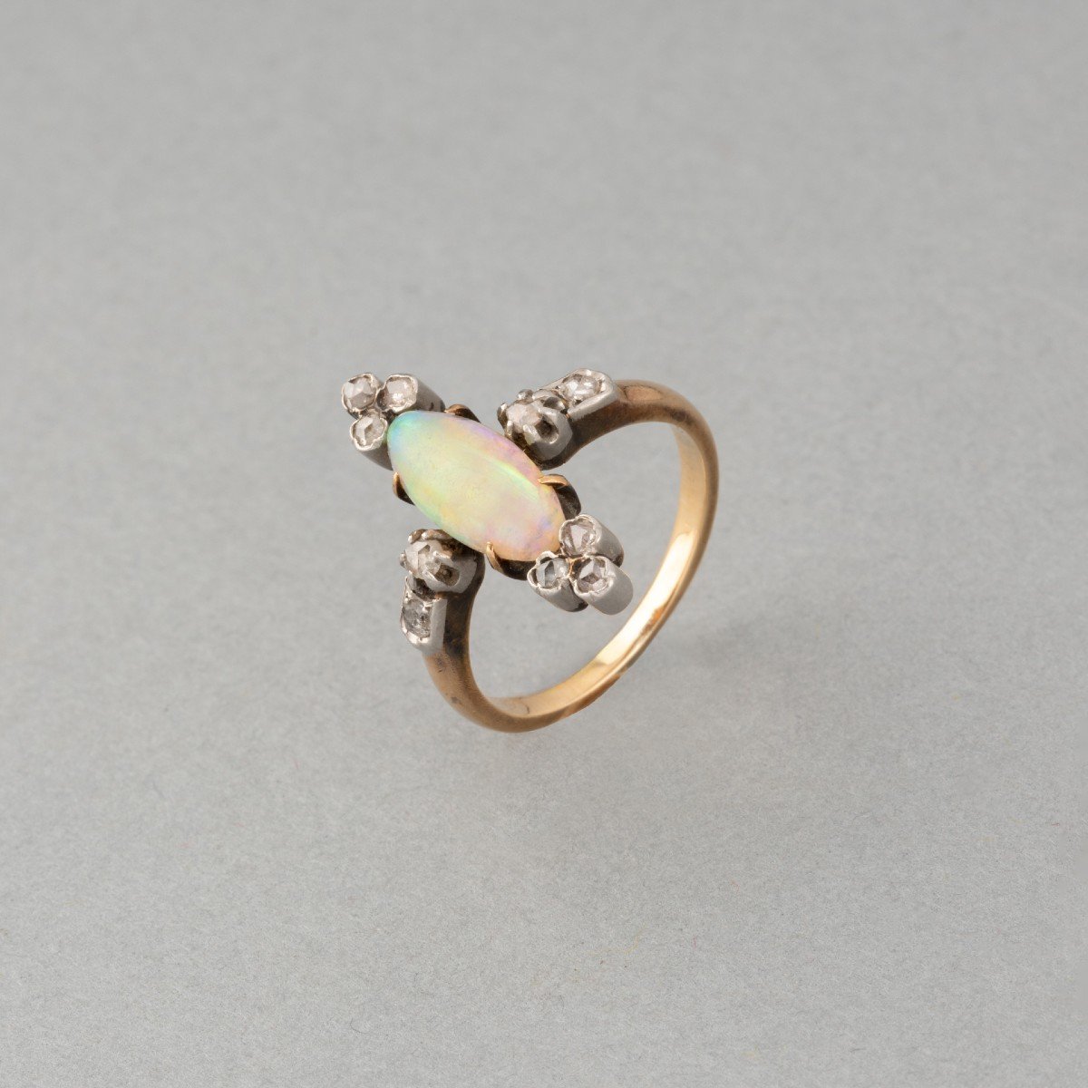 Old French Ring In Gold Opal And Diamonds-photo-4