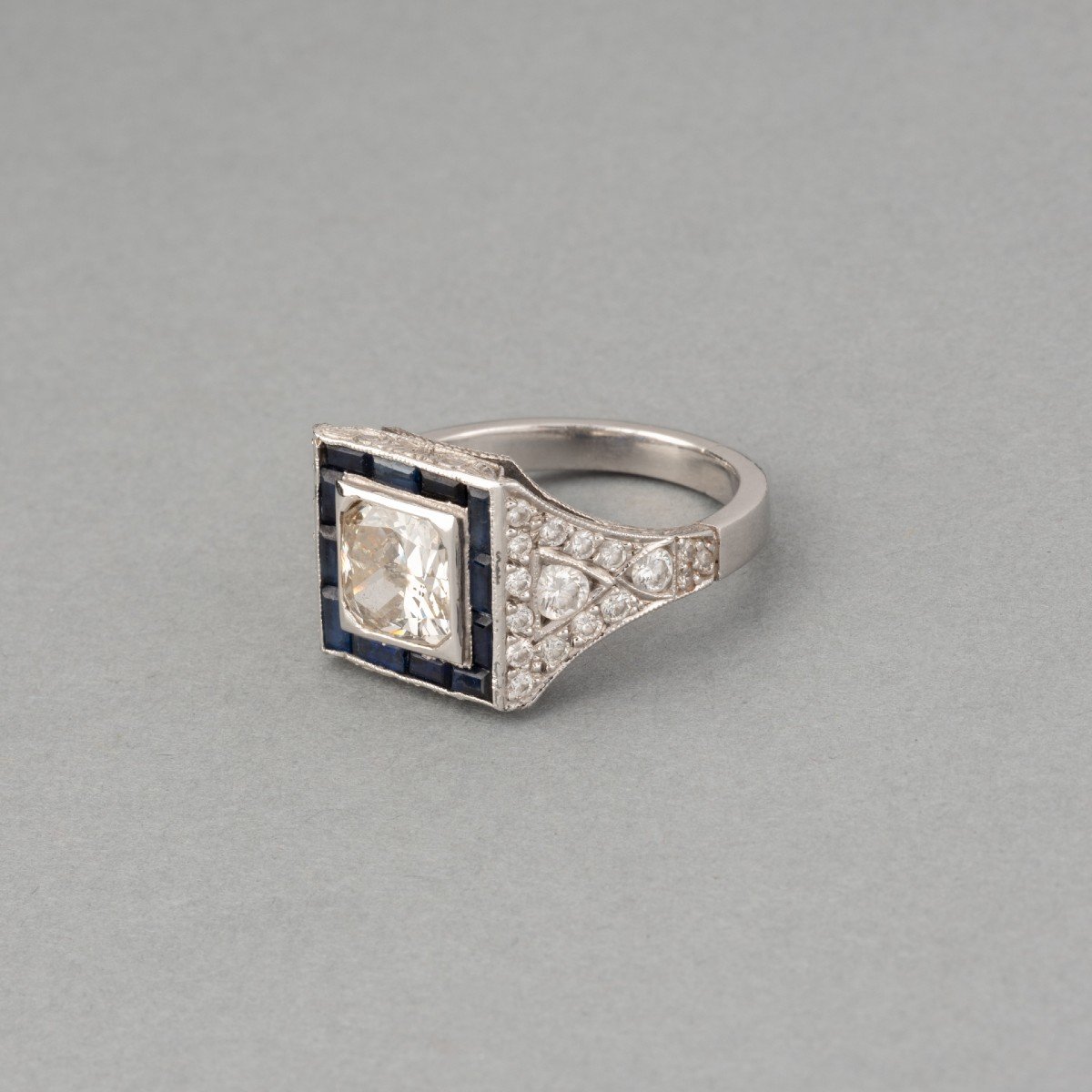 Old French Art Deco Ring In Platinum Diamond And Sapphires-photo-2