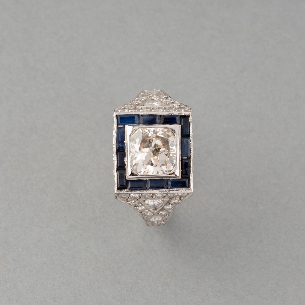 Old French Art Deco Ring In Platinum Diamond And Sapphires-photo-3