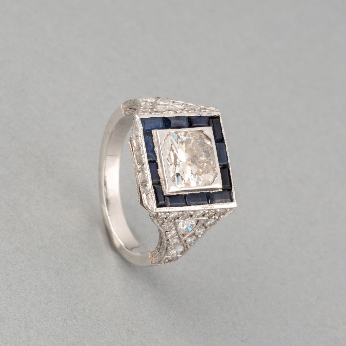 Old French Art Deco Ring In Platinum Diamond And Sapphires-photo-4