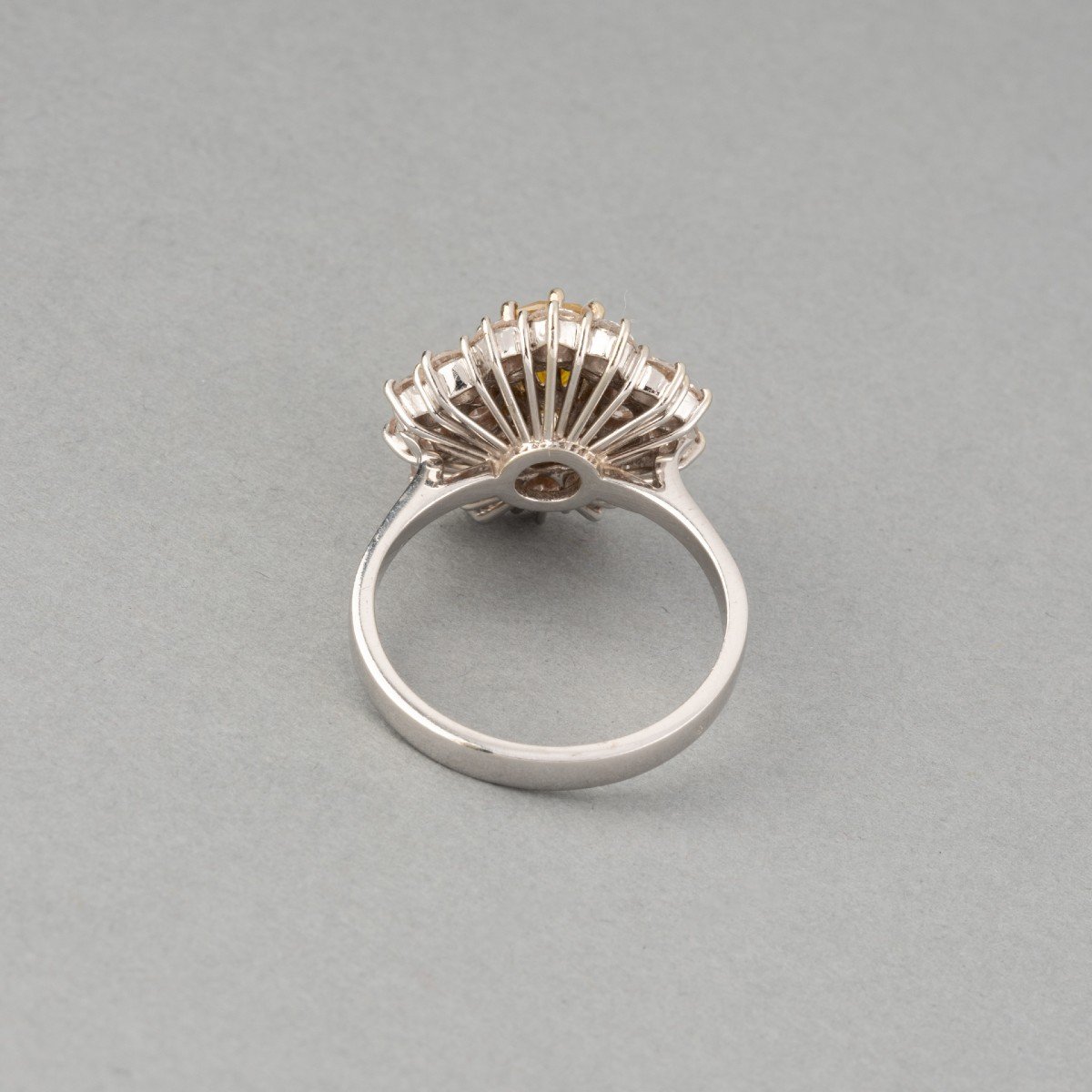 Vintage Gold And White Diamonds And Fancy Yellow Diamond Ring-photo-3