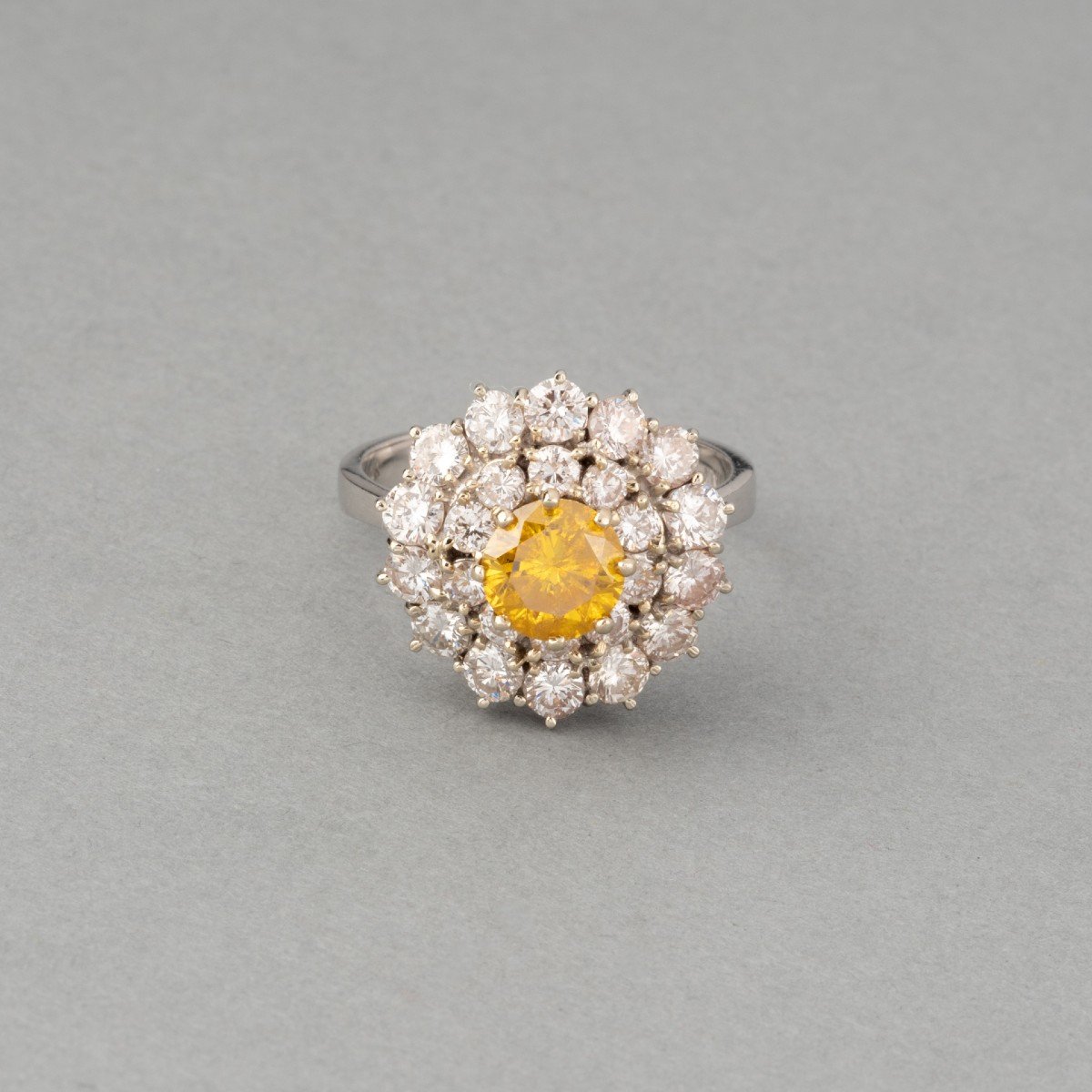 Vintage Gold And White Diamonds And Fancy Yellow Diamond Ring-photo-1