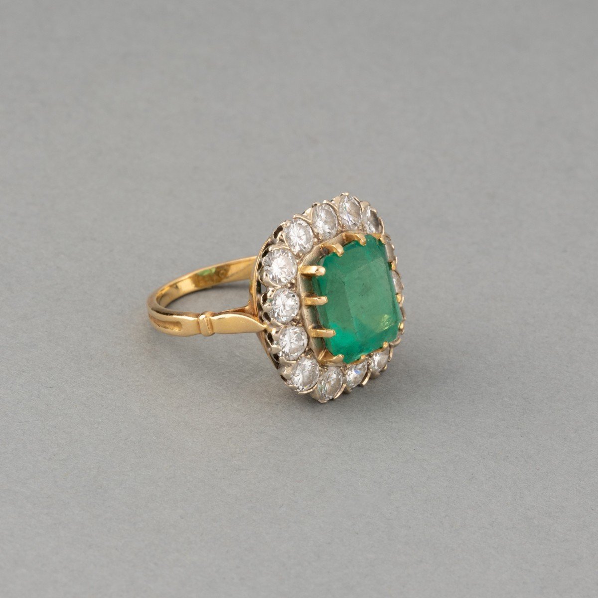 Vintage French Gold Ring With Diamonds And 4 Carat Emerald-photo-2