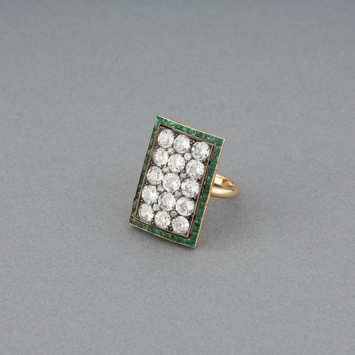 Antique Gold Ring With Emeralds And Diamonds-photo-2