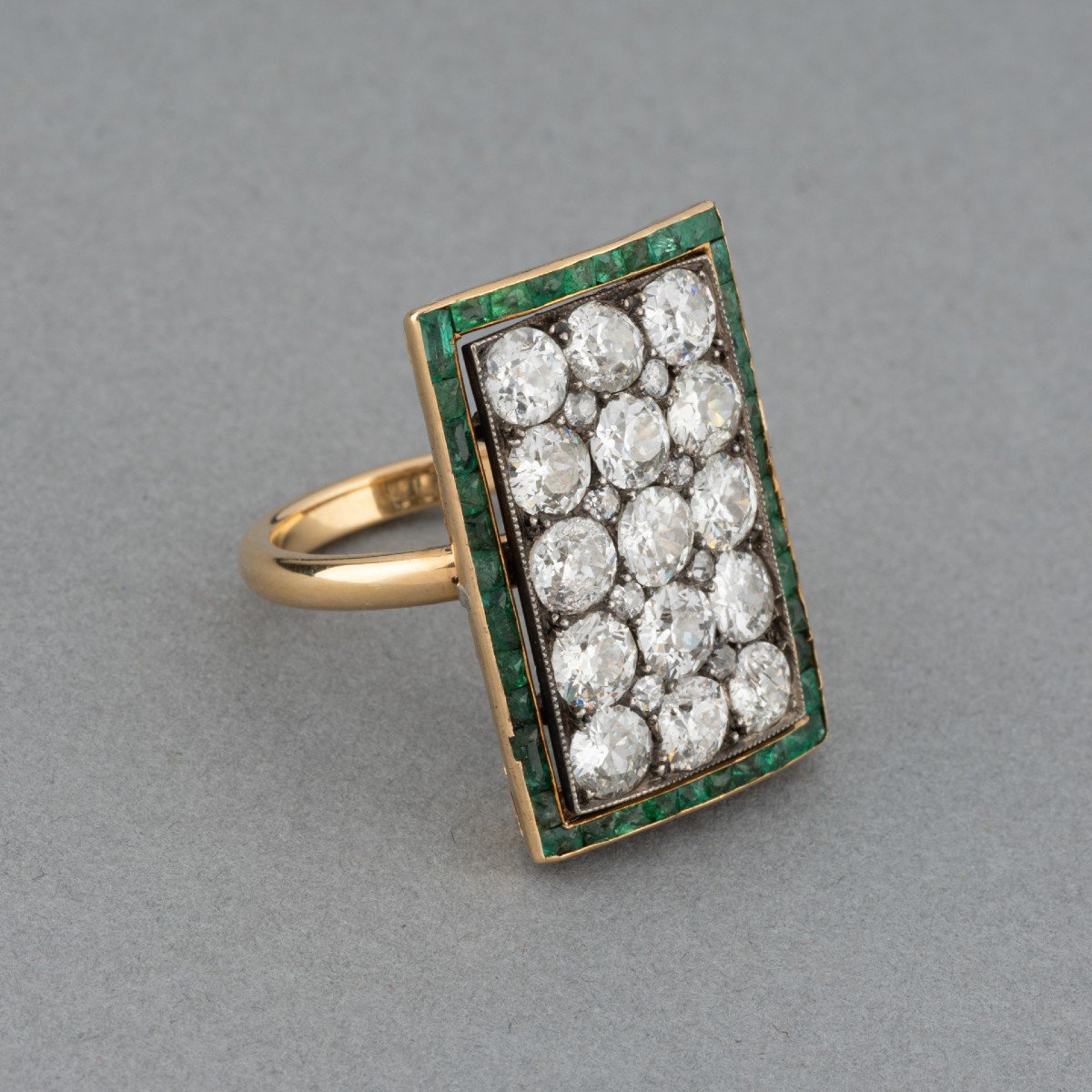 Antique Gold Ring With Emeralds And Diamonds-photo-1