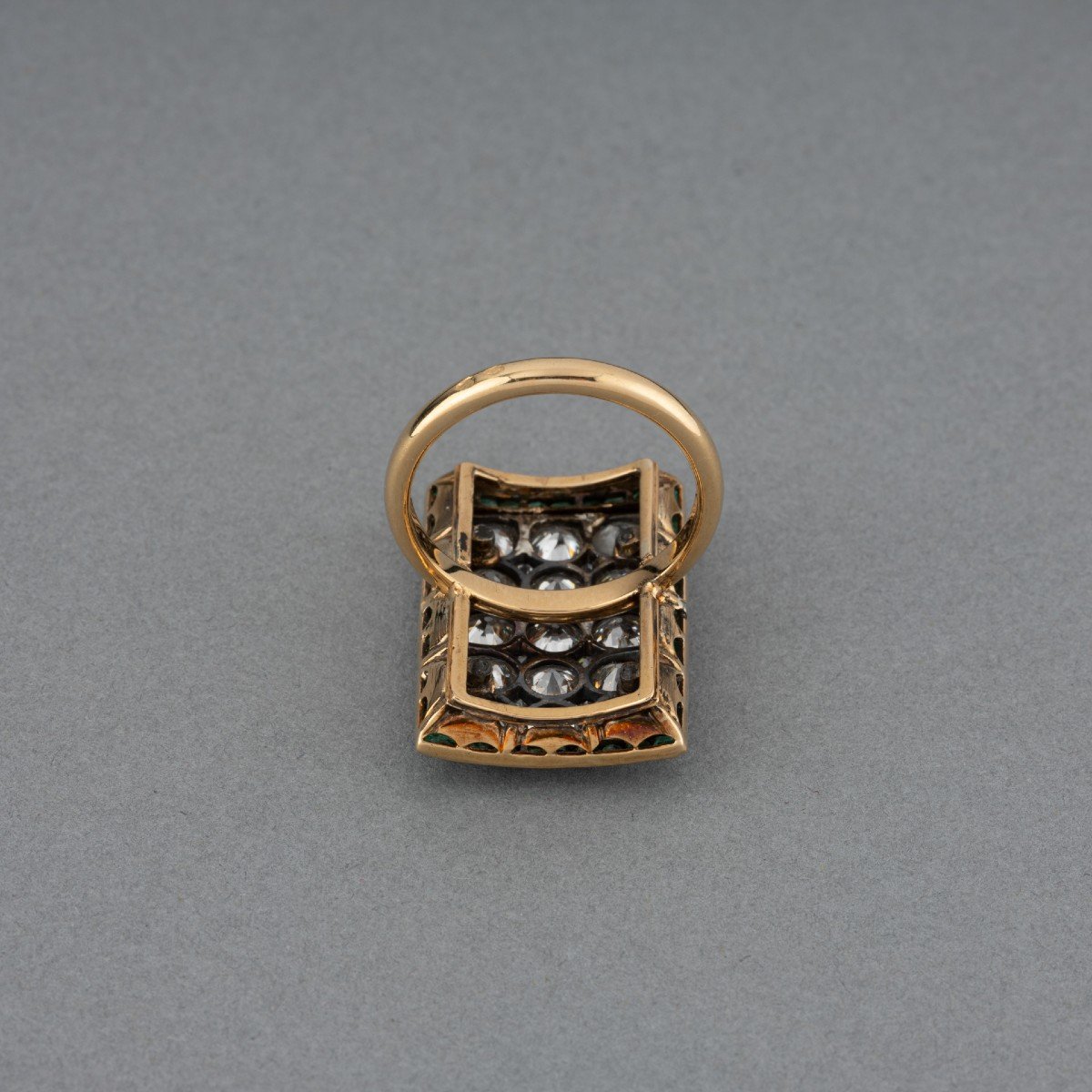 Antique Gold Ring With Emeralds And Diamonds-photo-2