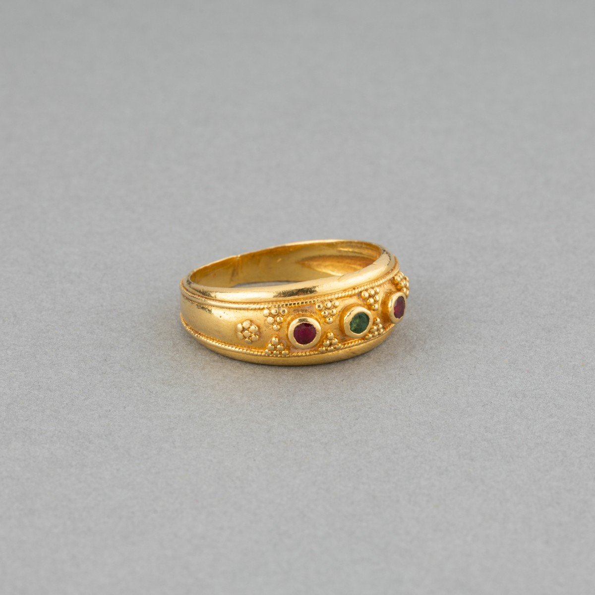 Vintage Zolotas Ring In Gold And Precious Stones-photo-2