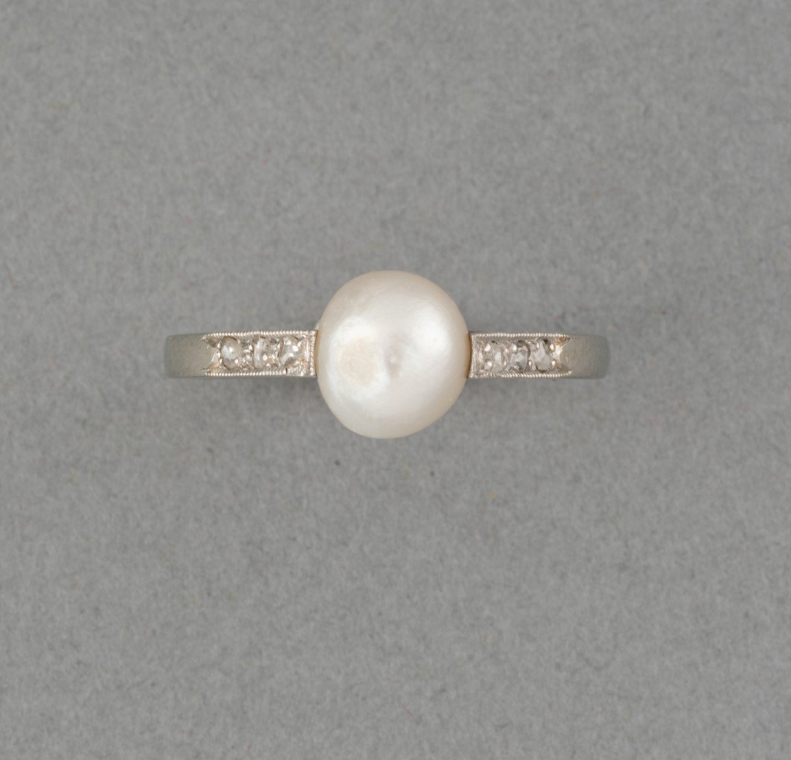 Old Gold Ring With Diamonds And Natural Pearl