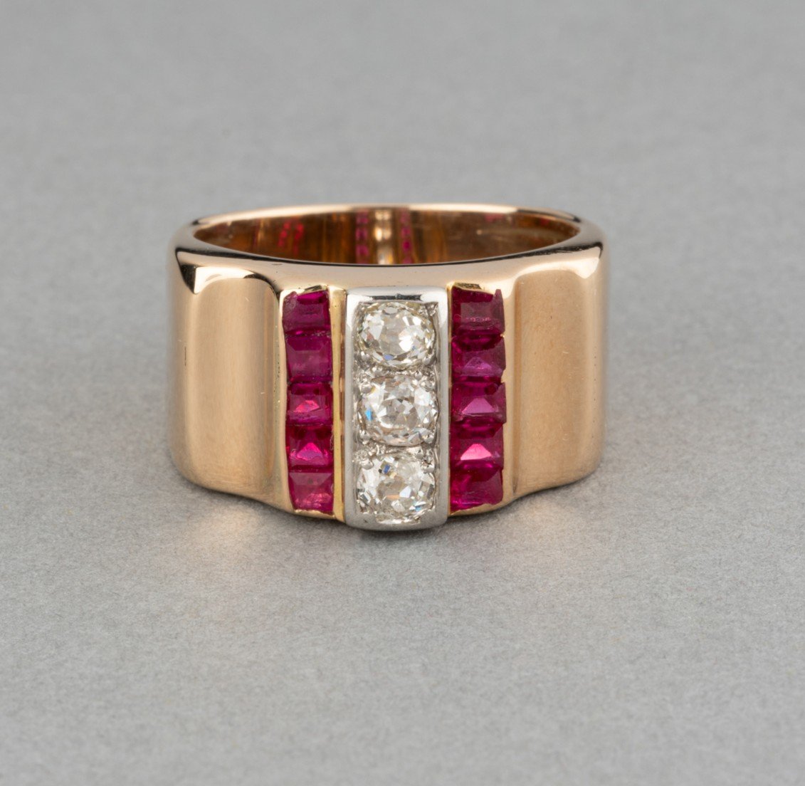 Vintage Tank Ring In Gold And Diamonds
