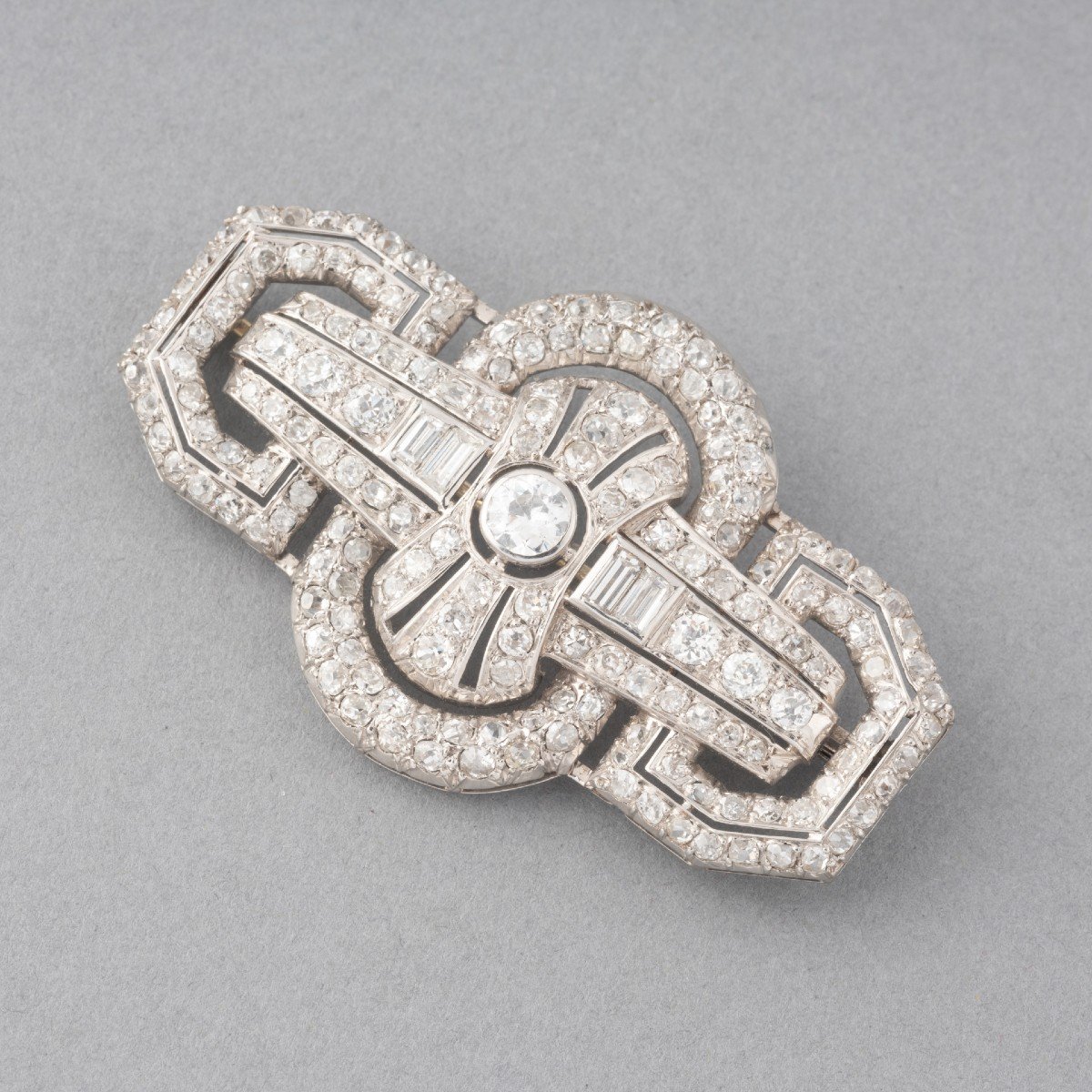 Broche Ancienne Française Art Déco En Platine Et 4.50 Carats De  Diamants-photo-2