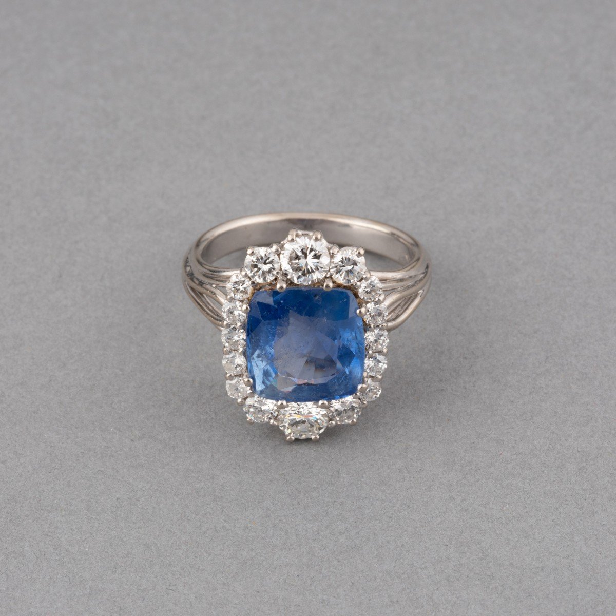 Vintage French Ring In Gold Diamonds And Certified Sapphire Of 5.20 Carats-photo-2