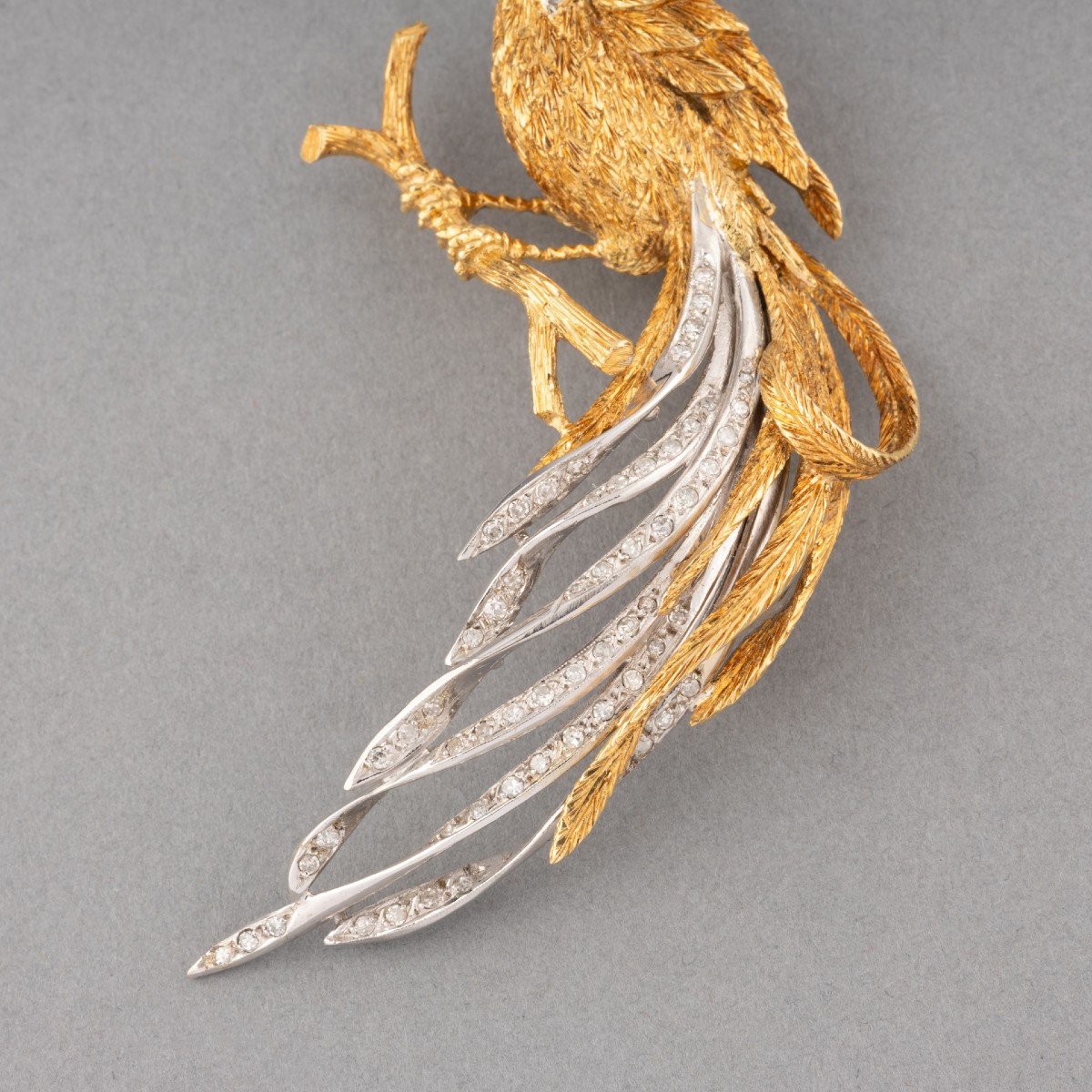 Vintage Gold And Diamond Bird Brooch-photo-4