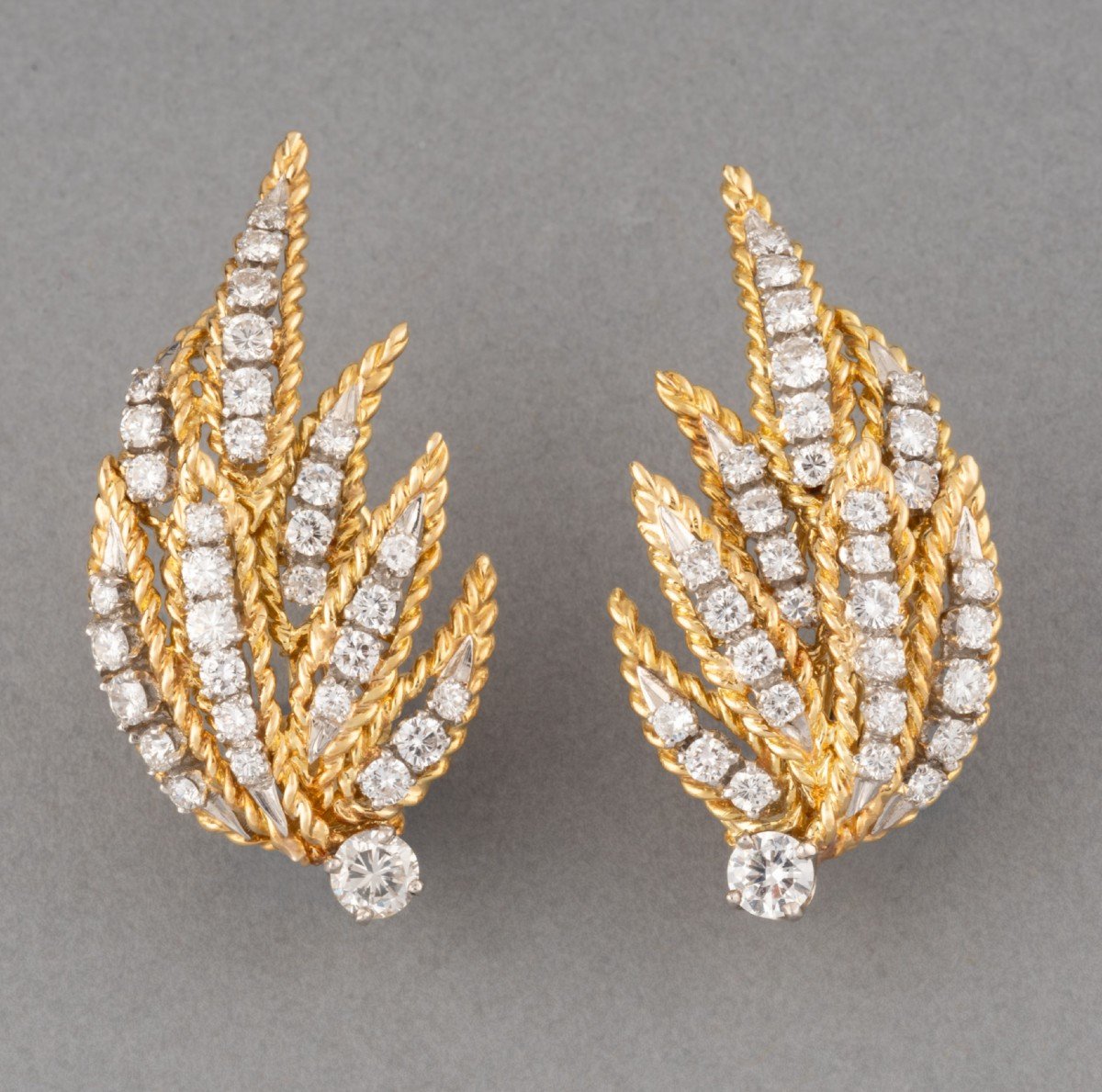 Paire De Clips d'Oreilles Français Vintage En Or Et Diamants