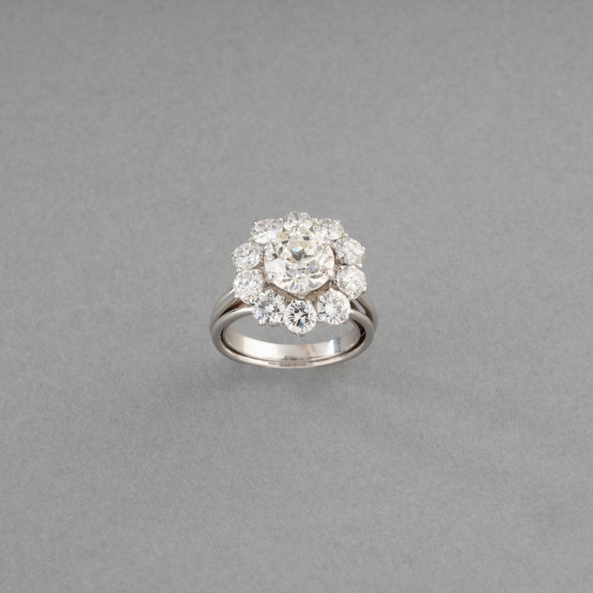 Vintage French Ring In Gold And 5.30 Carats Of Diamonds-photo-2