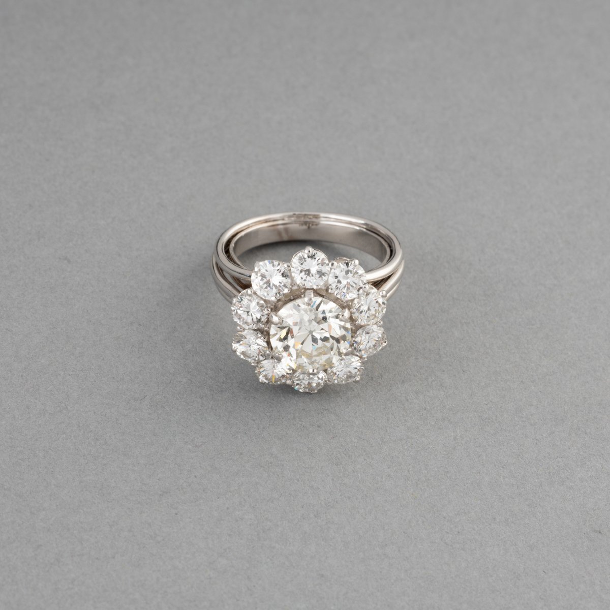 Vintage French Ring In Gold And 5.30 Carats Of Diamonds-photo-4