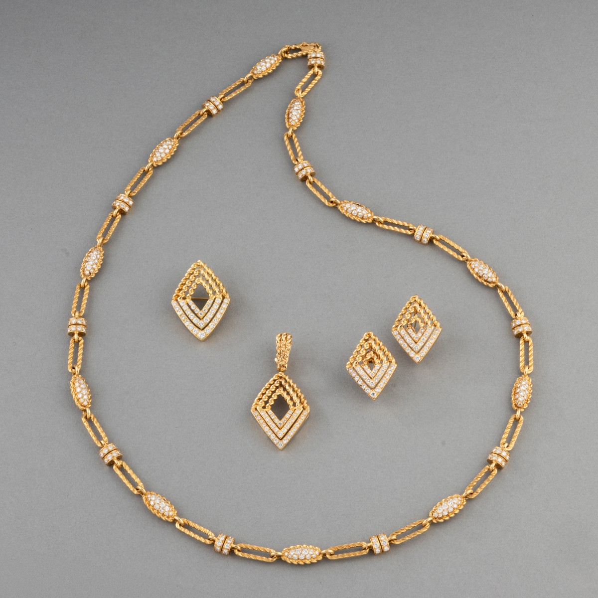 Parure Française en Or et Diamants Années 1970
