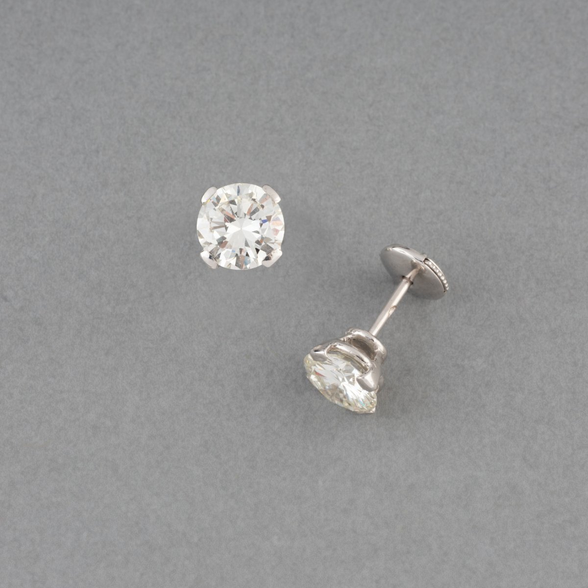 Paire de Clous D'oreille en Diamants 3.23 Carats-photo-2