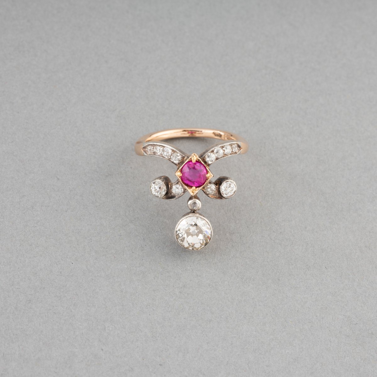 Antique Gold Ring With Sapphire And Diamond-photo-2