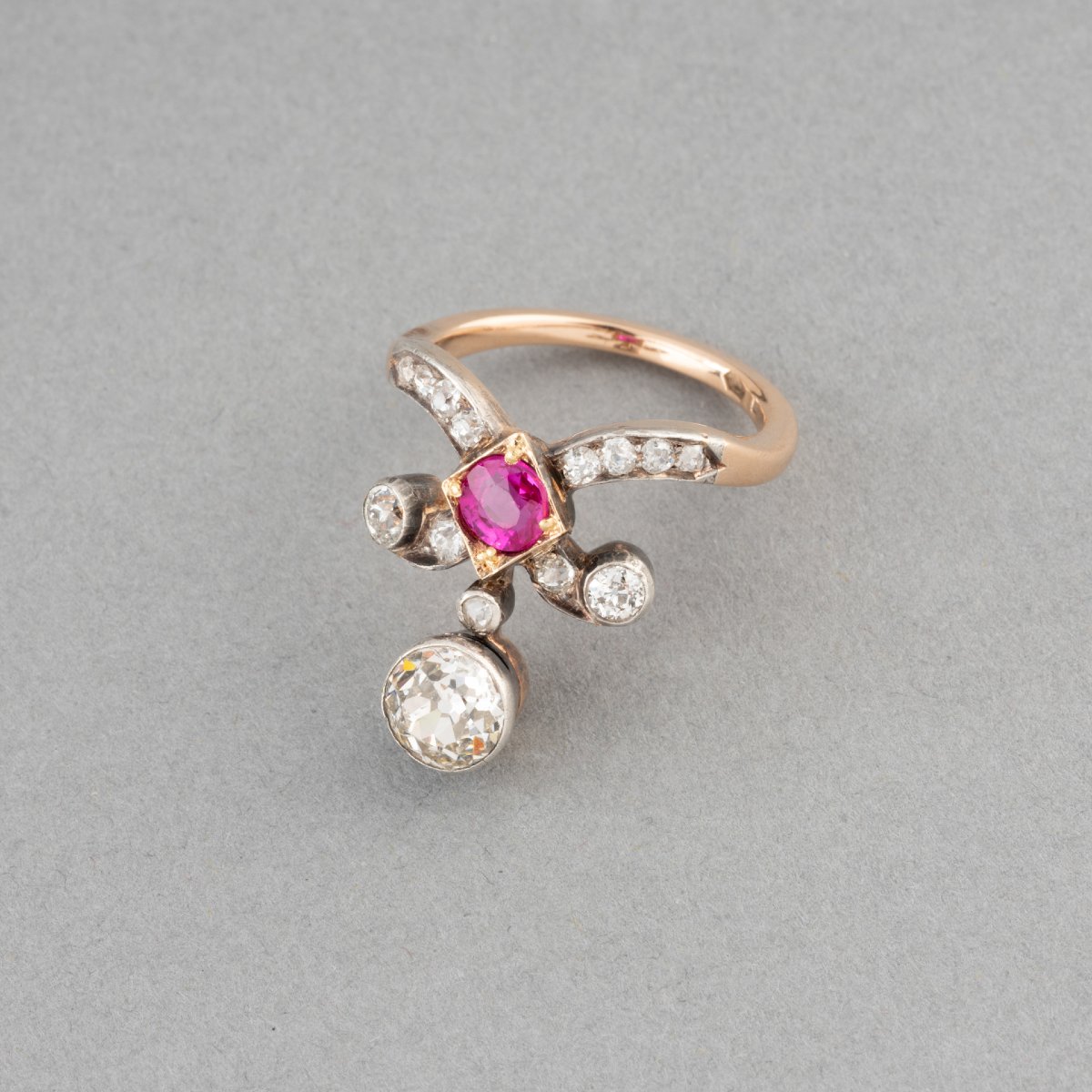 Antique Gold Ring With Sapphire And Diamond-photo-3