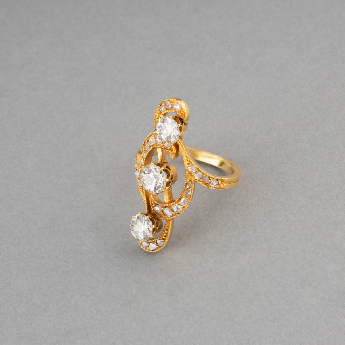 Bague Ancienne en Or et Diamants-photo-1