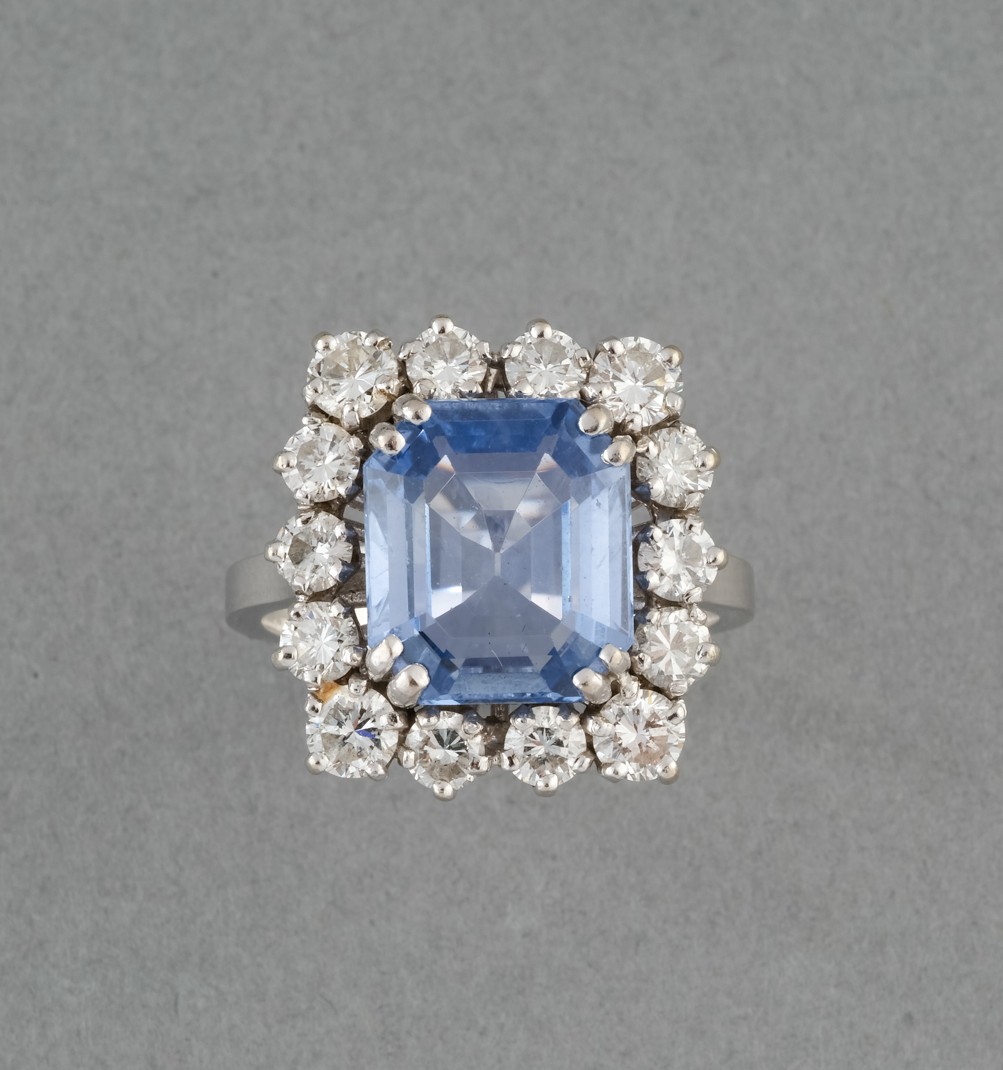 Bague Française Vintage Saphir de 4 Carats et Diamants