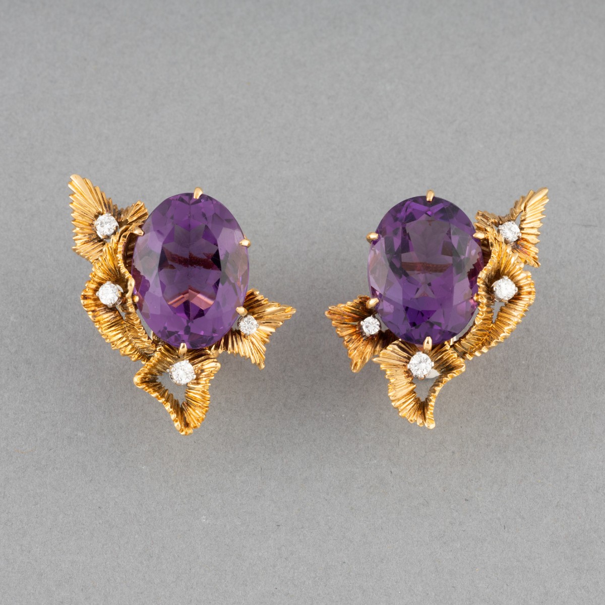 Paire de Boucles D'oreilles en Or Améthystes et Diamants par Bellin